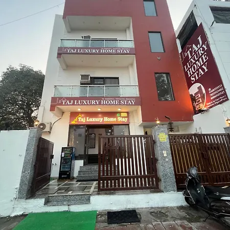 Luxury Taj Homestay, Stay 1Km Walking Distance From Taj Mahal East Gate